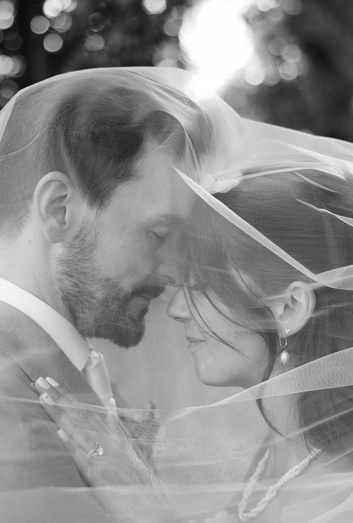 Cynthia & Corentin https://www.celia-letroquer.com/wp-content/uploads/2025/11/43-1-720x1067.jpg